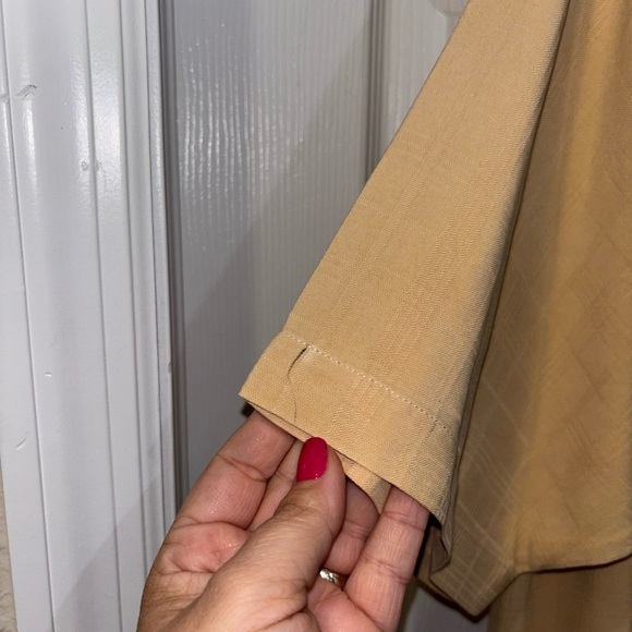 Tommy Bahama Short Sleeve 100% Silk shirt​ - Picture 5 of 9